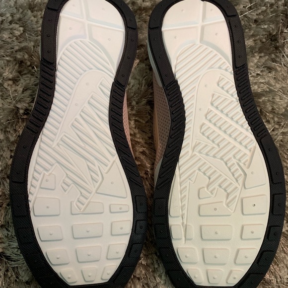 🎉Host Pick🎉 Nike Ashin modern - Picture 4 of 7